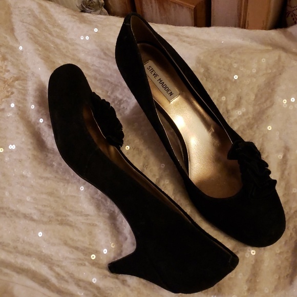 Steve Madden black suede pumps size 10. - Picture 5 of 6